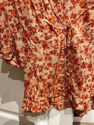 Blusa Zara floral manga corta
