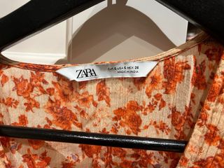 Blusa Zara floral manga corta