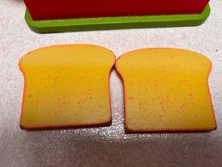 Tostador de madera de juguete