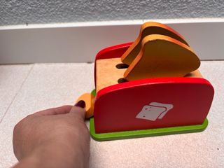 Tostador de madera de juguete