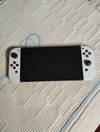 Nintendo Switch OLED Bianca e Nera