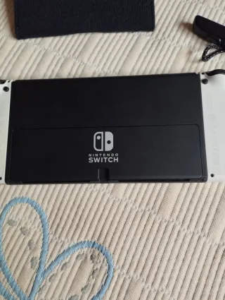 Nintendo Switch OLED Bianca e Nera