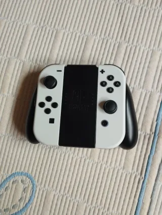 Nintendo Switch OLED Bianca e Nera