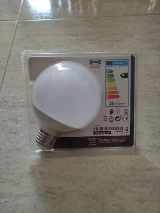 Lámpara colgante techo Ikea + bombilla.