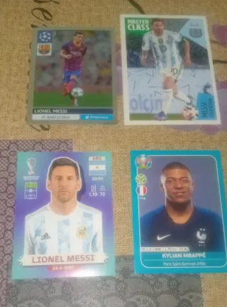 Cromos de  Messi y Mbappé