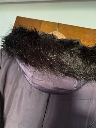 Chaquetón azul con cinturón y capucha