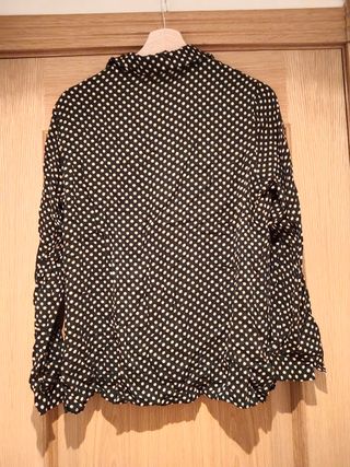 Blusa Mango lunares blancos talla L