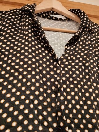 Blusa Mango lunares blancos talla L