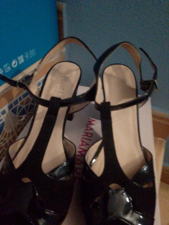 Sandalias de tacón negras