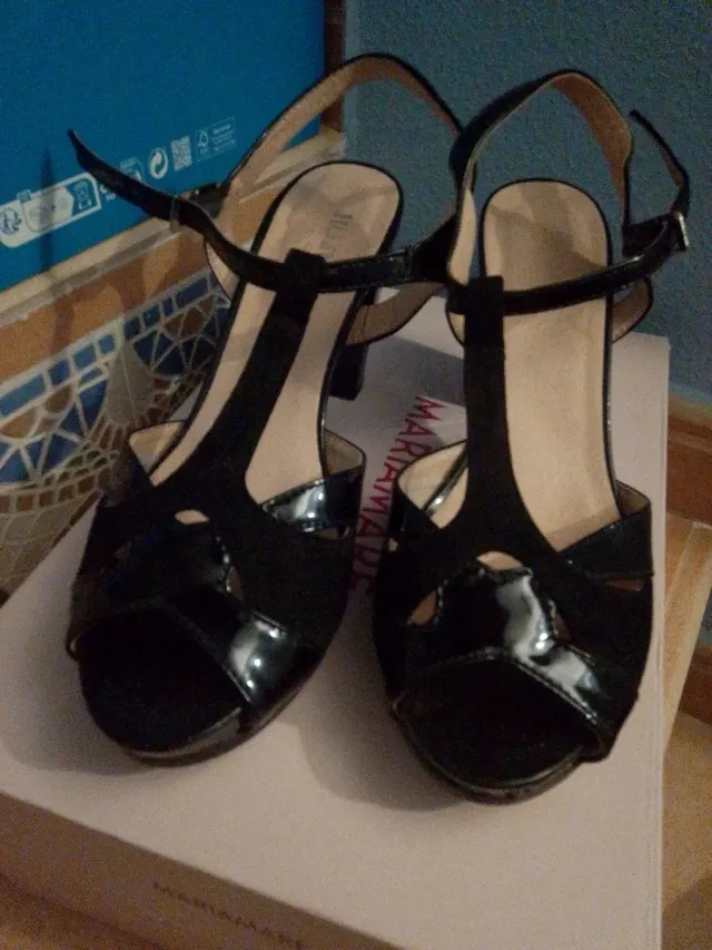 Sandalias de tacón negras