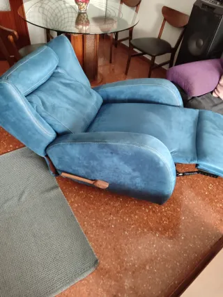 Sillón  orejero comodísimo reclinable y giratorio