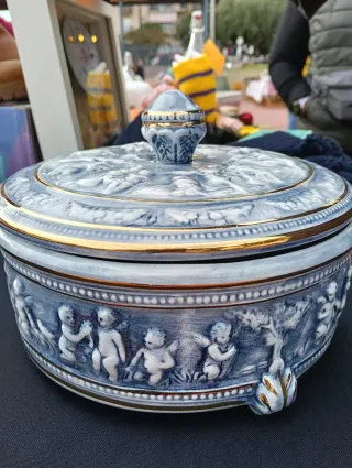 Sopera antigua Capodimonte