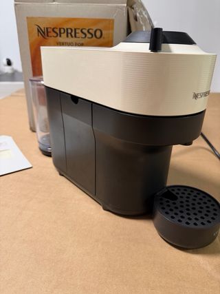 Cafetera Nespresso Vertuo Pop en garantía