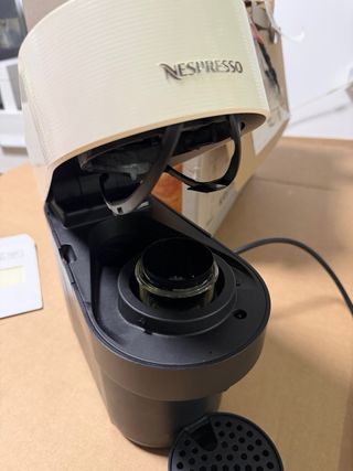 Cafetera Nespresso Vertuo Pop en garantía