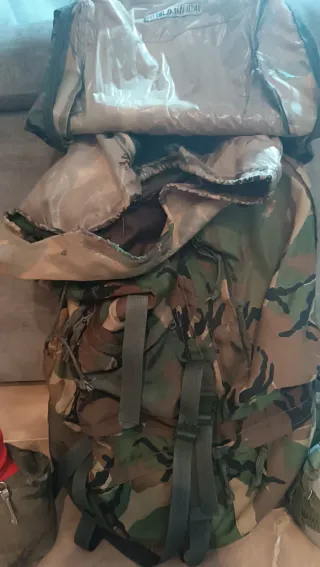 Mochila ejército camuflaje + 2 cantimploras