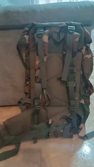 Mochila ejército camuflaje + 2 cantimploras