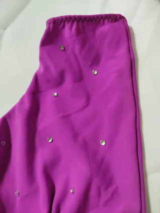 Cubre patines con pedrería, morados