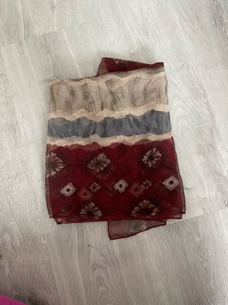 Pañuelo estampado burdeos