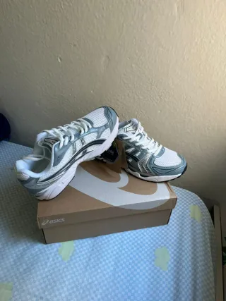 Asics Gel-Kayano Plata/Blanco Talla 42