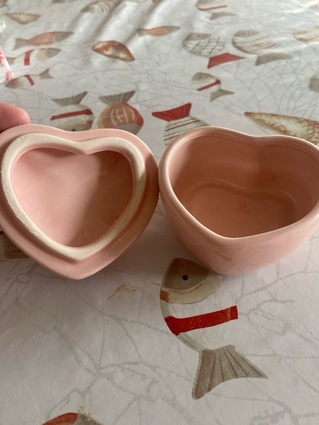 Portagioie a forma di cuore con rosa
