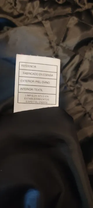 Abrigo largo de piel negro