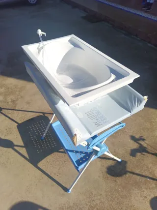 Cambiador y bañera para bebé
