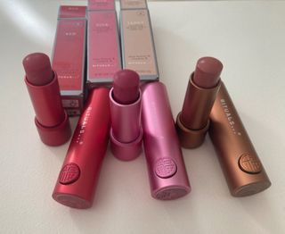 Labiales RITUALS con color (Rojo, rosa, marrón)