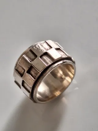 Anello anti stress design geometrico