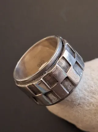 Anello anti stress design geometrico