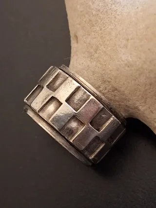 Anello anti stress design geometrico