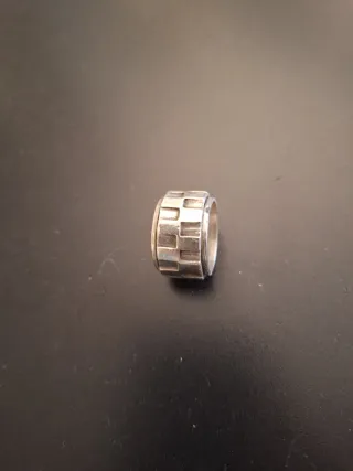 Anello anti stress design geometrico