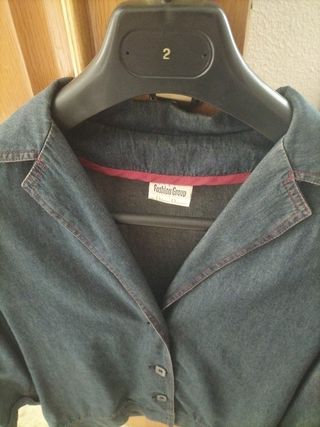 Chaqueta vaquera con pespuntes