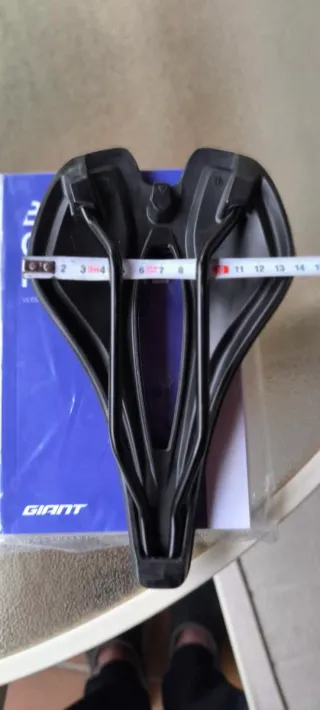 Sillín Bicicleta Giant Fleet SL Negro