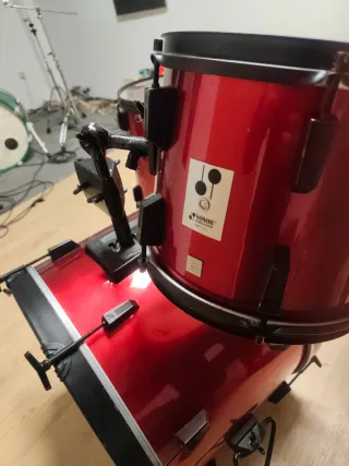 Batería Sonor Panther 80's 6 cuerpos + herrajes