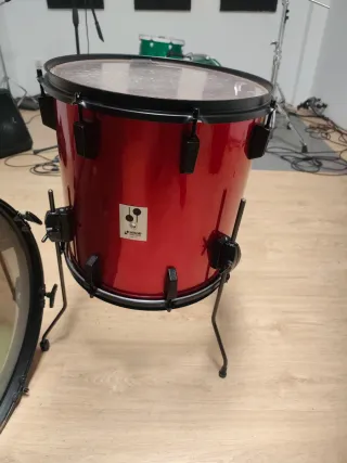 Batería Sonor Panther 80's 6 cuerpos + herrajes