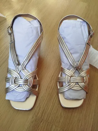 Sandalias tacón Gioseppo doradas talla 39 NUEVAS