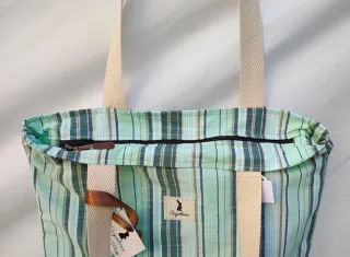 Bolso de hombro a rayas verde con cremallera