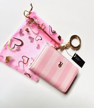 Tarjetero Victoria's Secret con llavero