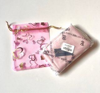 Tarjetero Victoria's Secret con llavero