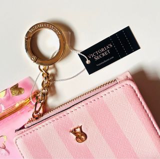 Tarjetero Victoria's Secret con llavero