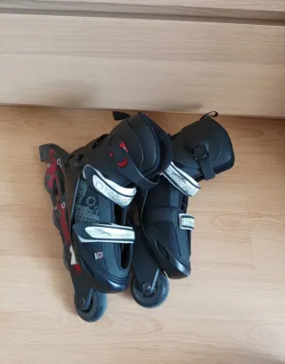 Conjunto de patines, casco y protectores