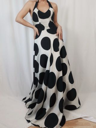 Vestido Matilde Cano lunares blanco y negro