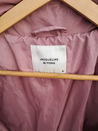 Anorak Jacqueline de yong mujer  M pero es una 40