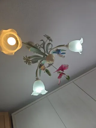 Lámpara de forja floral