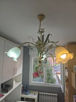 Lámpara de forja floral