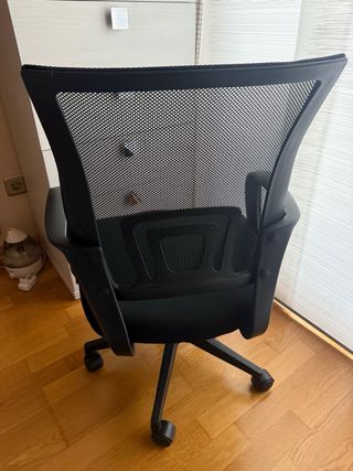 Silla de oficina ergonómica negra