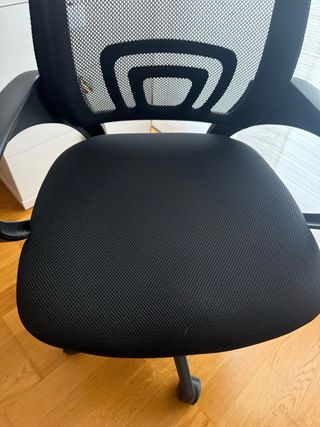 Silla de oficina ergonómica negra