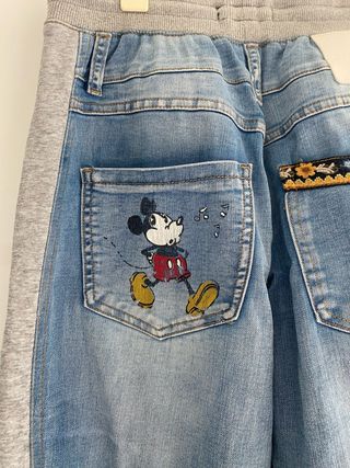 Pantalón vaquero combinado