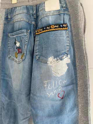 Pantalón vaquero combinado