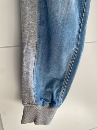 Pantalón vaquero combinado